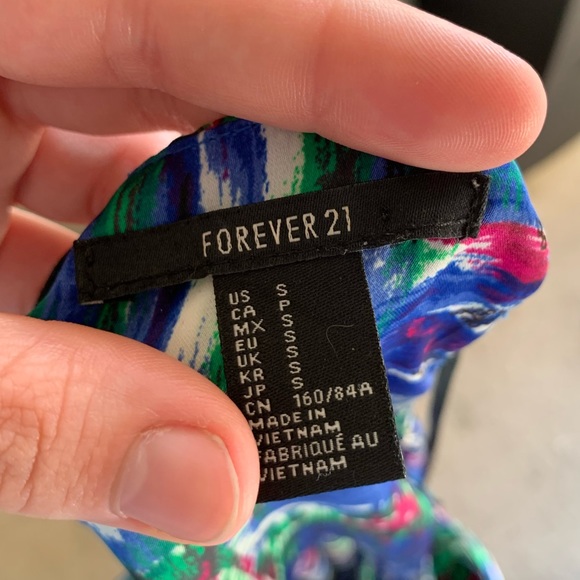 4/$30 🌿 F21 | Blue & Green Multicolour Tank Top - Picture 9 of 9